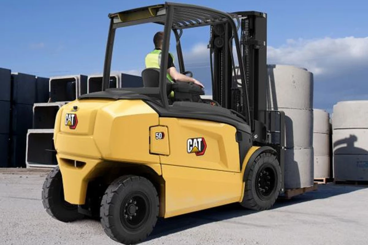 Xe nâng Caterpillar với công nghệ hiện đại